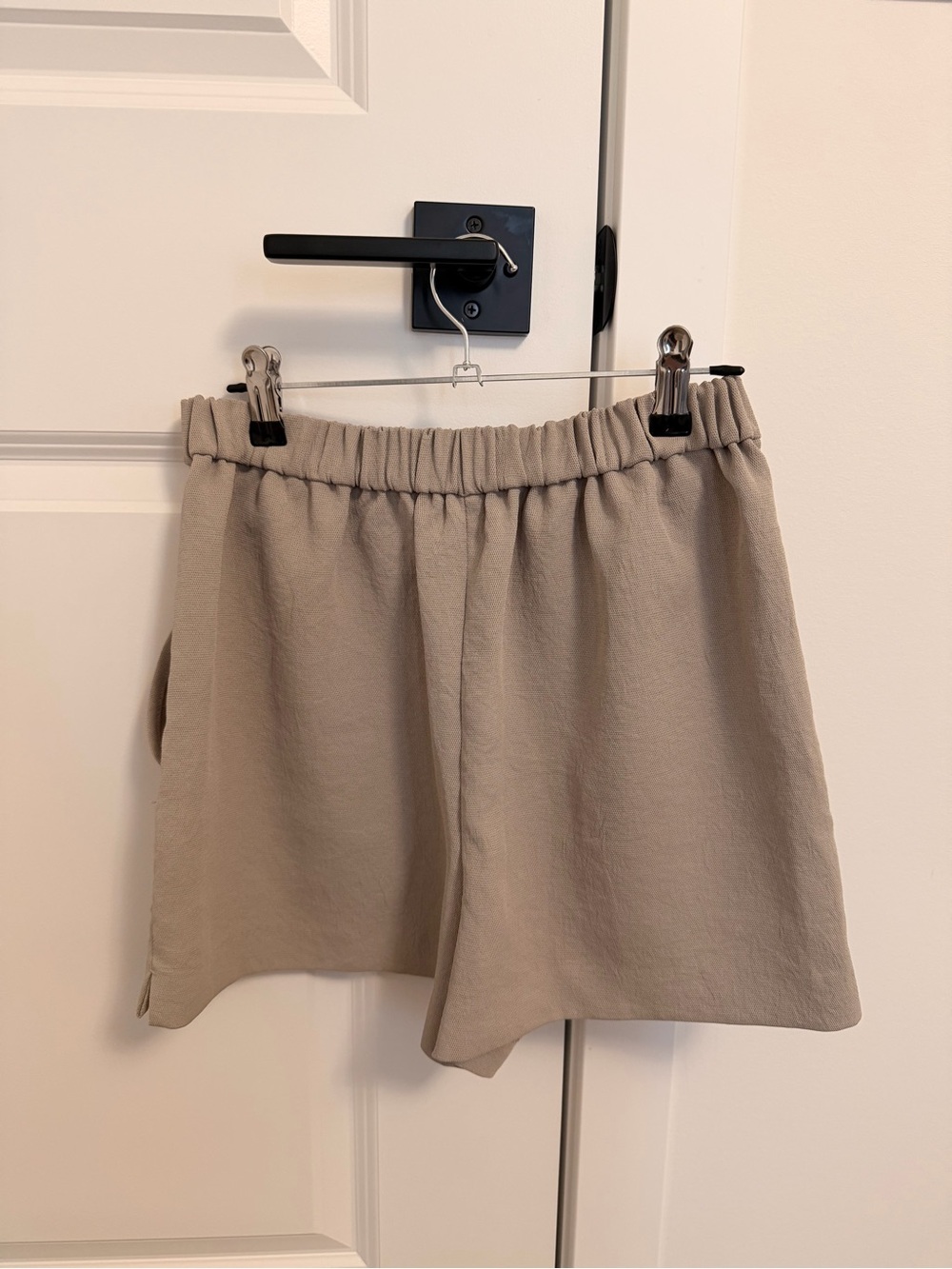 Aritzia Wilfred Bossier shorts - Picture 2 of 4